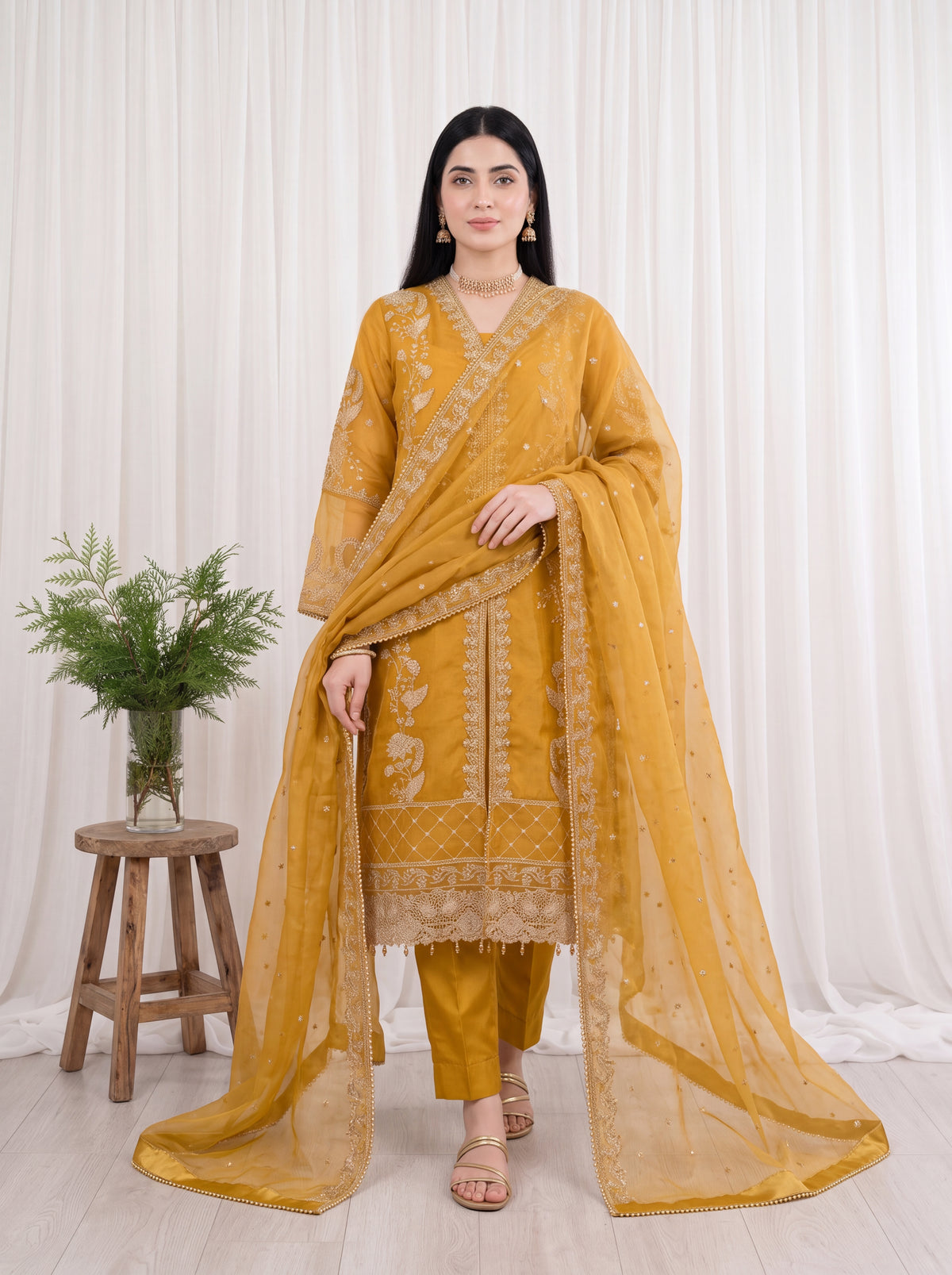 Zoya – 2-Piece Embroidered Organza Suit